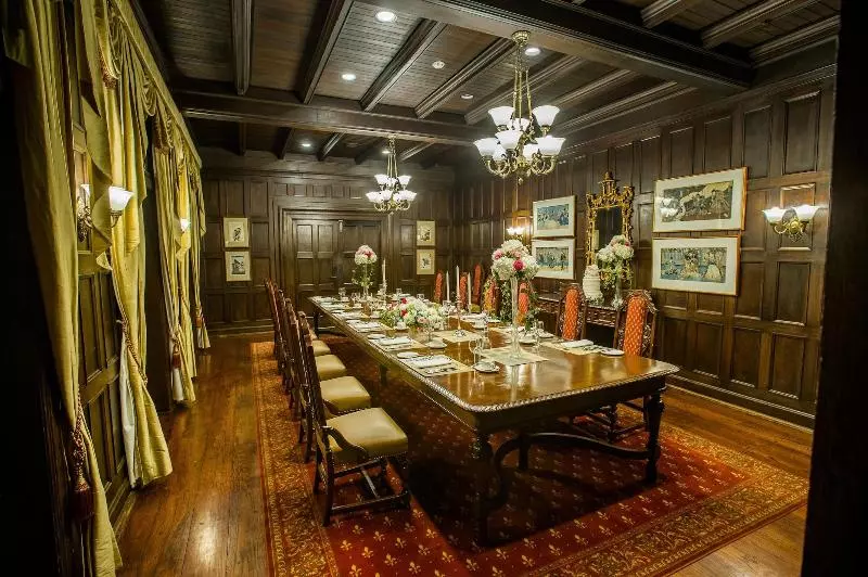 호텔 Old Mill Toronto