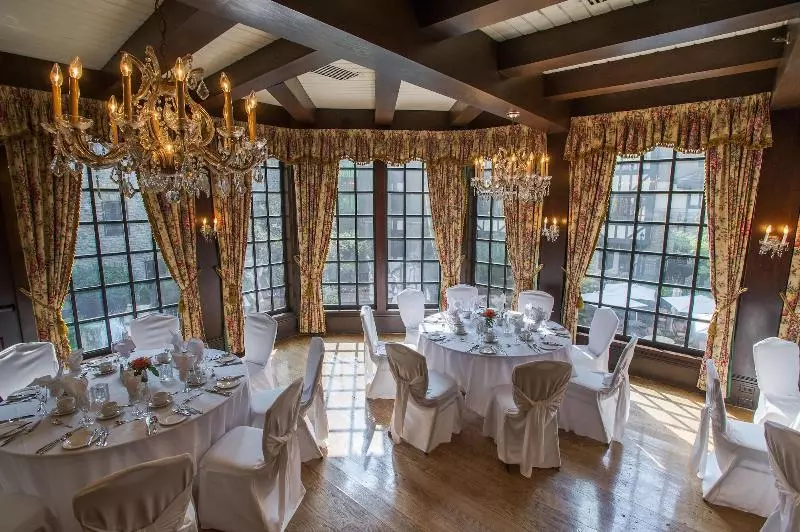 호텔 Old Mill Toronto