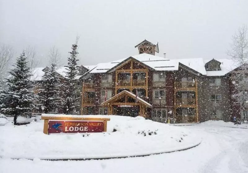 فندق Pemberton Valley Lodge