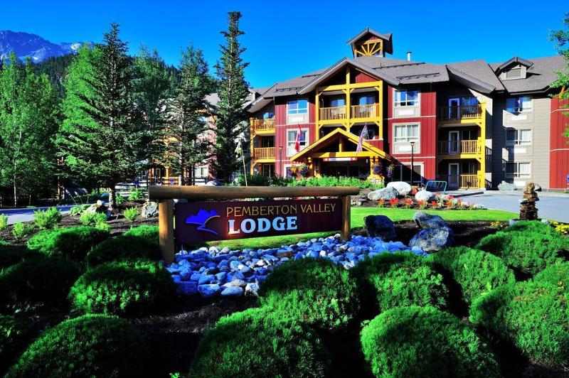 هتل Pemberton Valley Lodge