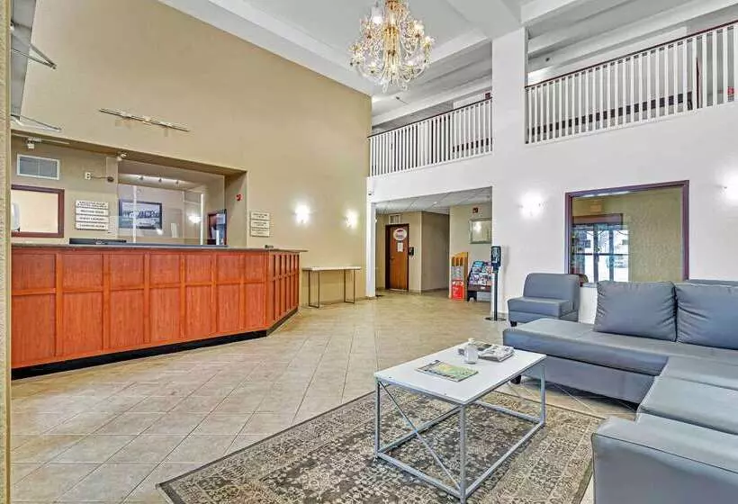 Hotelli Quality Inn & Suites