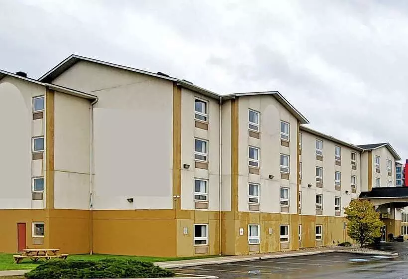 Hotelli Quality Inn & Suites