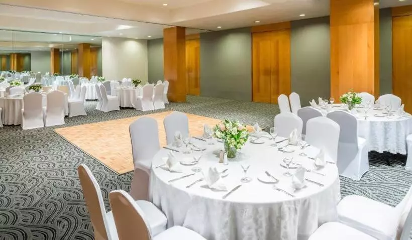 هتل Real Inn Perinorte