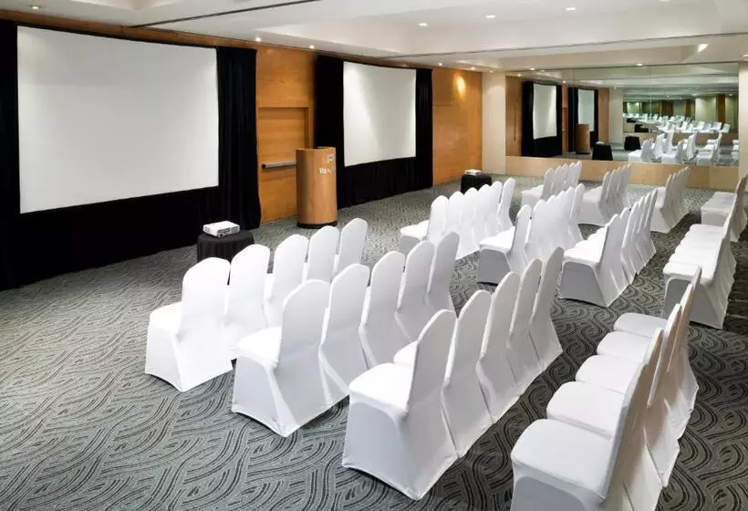 هتل Real Inn Perinorte