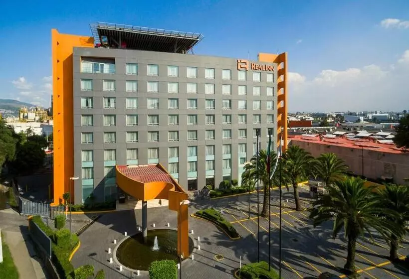 هتل Real Inn Perinorte