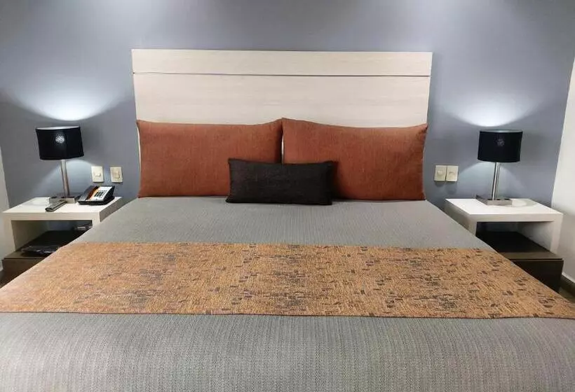 هتل Real Inn Perinorte