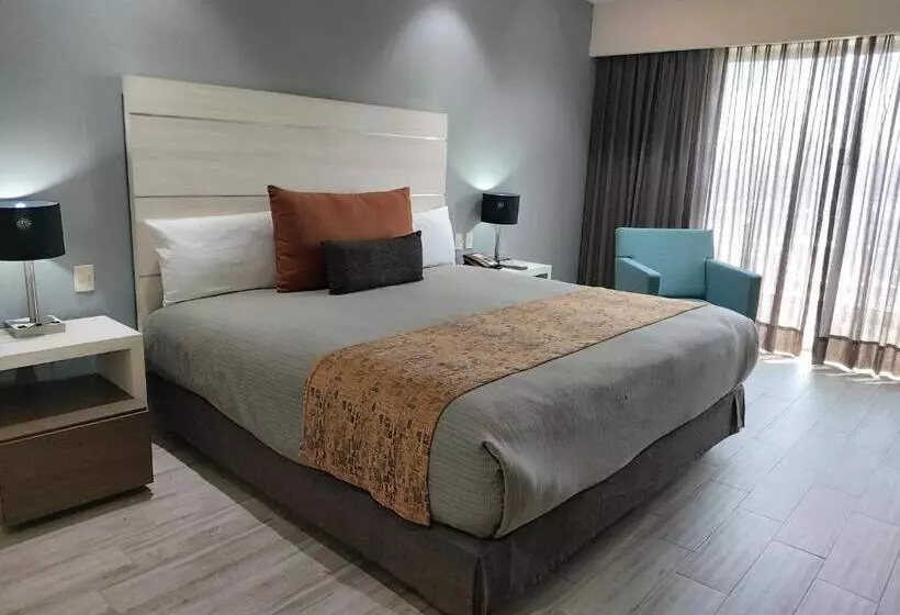 هتل Real Inn Perinorte