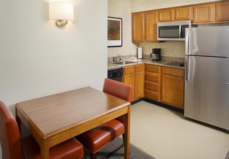 هتل Residence Inn Dallas Park Central