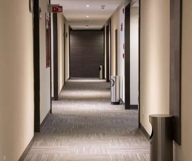 هتل Riazor Aeropuerto