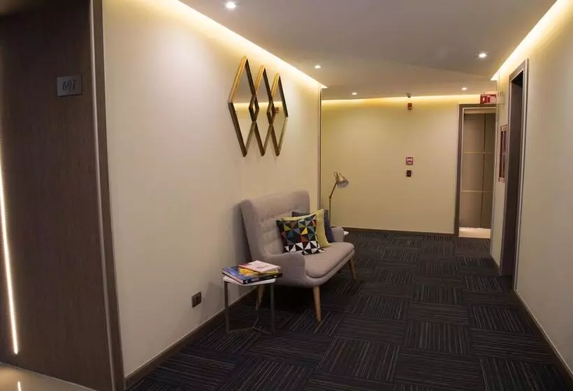 هتل Riazor Aeropuerto