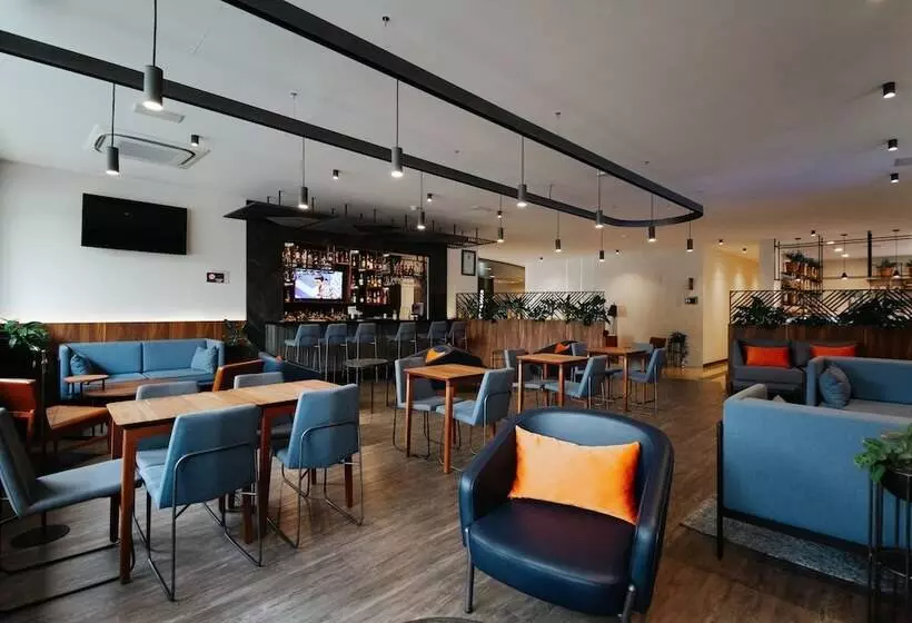 هتل Riazor Aeropuerto