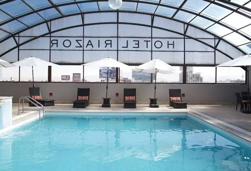 هتل Riazor Aeropuerto