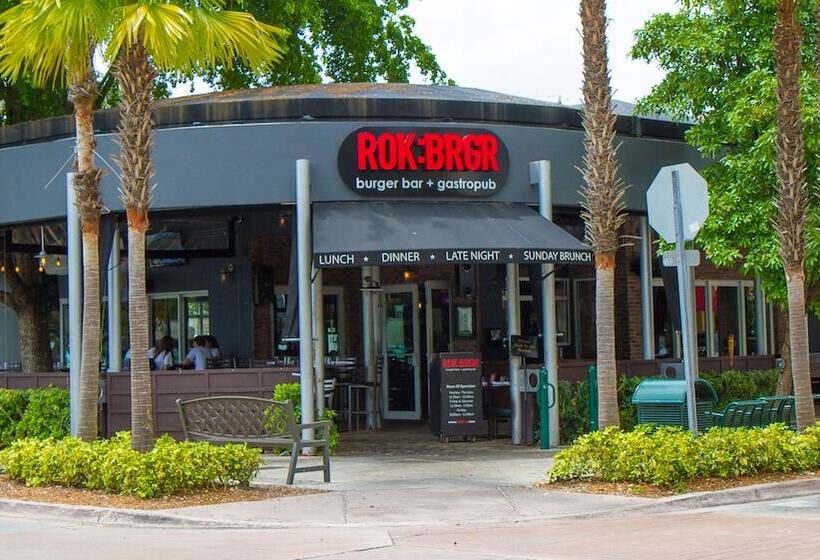 בית מלון כפרי Rodeway Inn South Miami Coral Gables