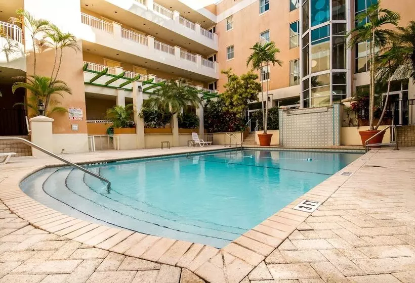 فندق Rodeway Inn South Miami Coral Gables