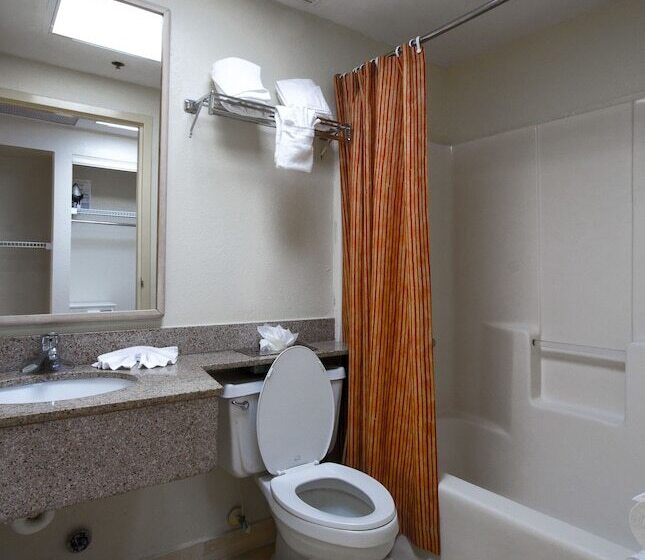 בית מלון כפרי Rodeway Inn South Miami Coral Gables