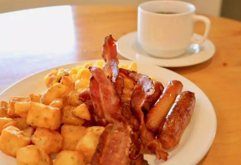 فندق Stanford Inn & Suites