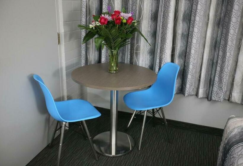 Szálloda Stanford Inn & Suites