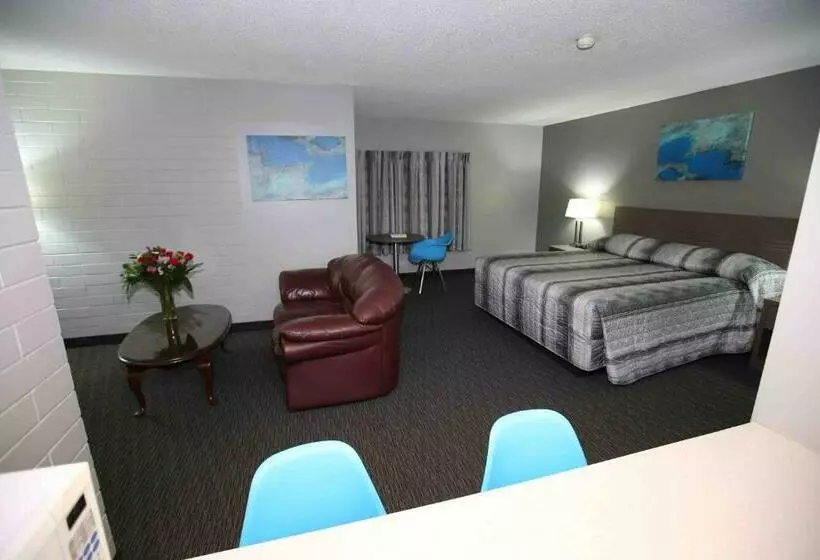 فندق Stanford Inn & Suites