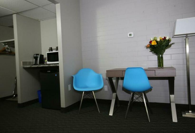 Szálloda Stanford Inn & Suites