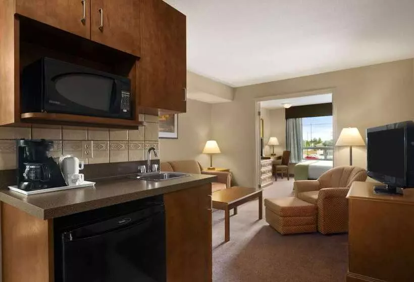 فندق Super 8 By Wyndham Fort St. John Bc