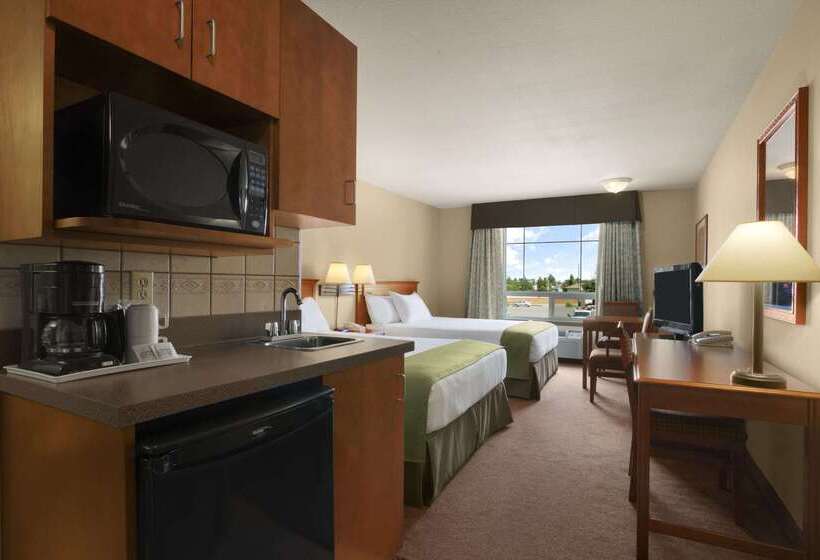 Hotel Super 8 By Wyndham Fort St. John Bc