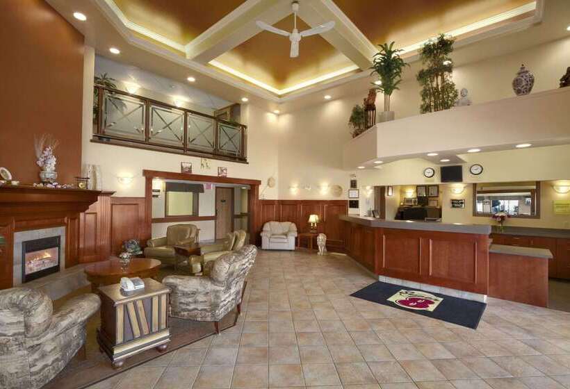 Hotel Super 8 By Wyndham Fort St. John Bc