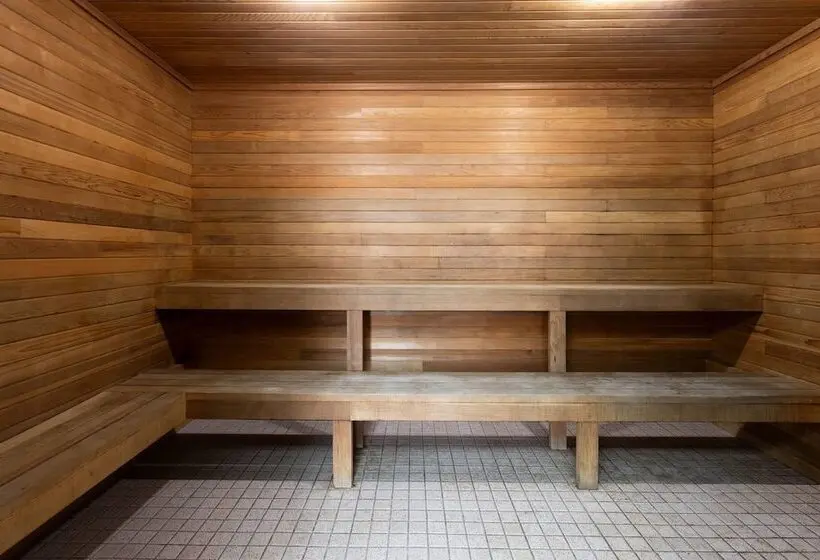 ホテル Travelodge by Wyndham Grande Prairie