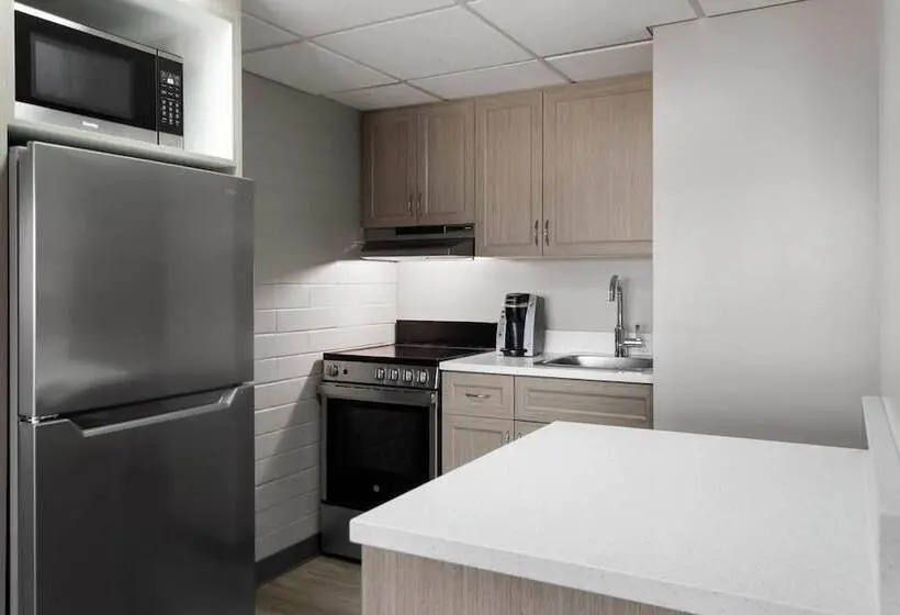 ホテル Travelodge by Wyndham Grande Prairie