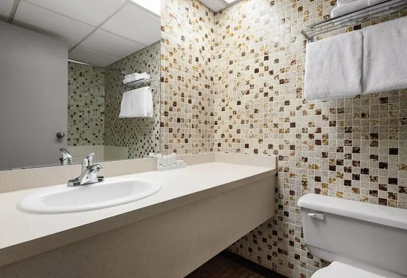 ホテル Travelodge by Wyndham Grande Prairie