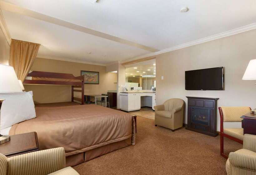 Hotel Travelodge By Wyndham Langley