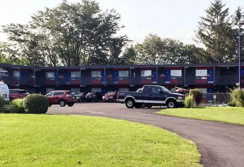 فندق Villager Lodge Niagara Falls