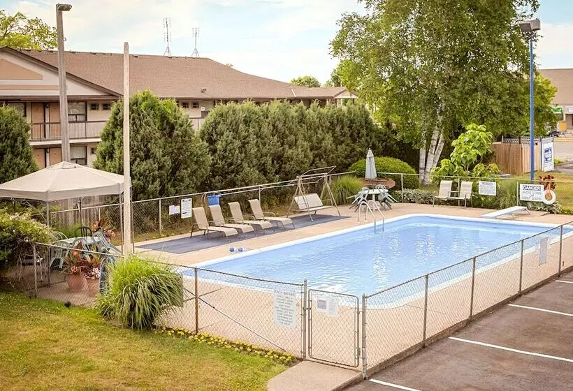 فندق Villager Lodge Niagara Falls