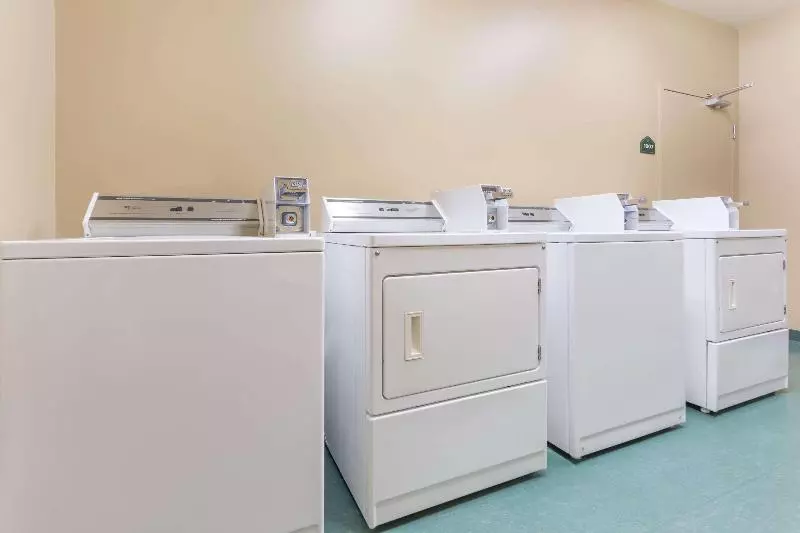 Hotel Wingate By Wyndham Calgary South