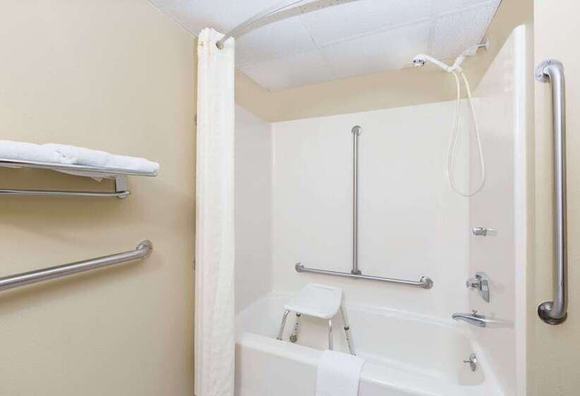 Motel Super 8 By Wyndham Grinnell Ia