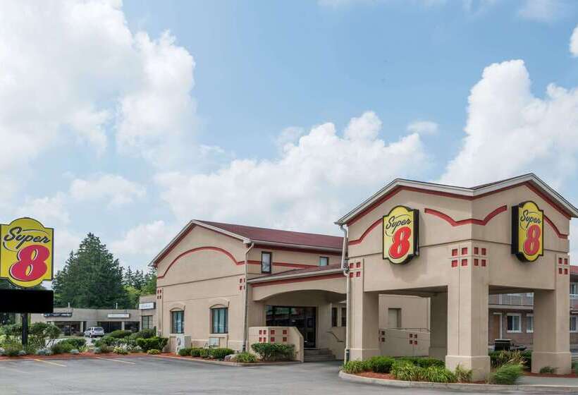 汽车旅馆  Super 8 By Wyndham Guelph