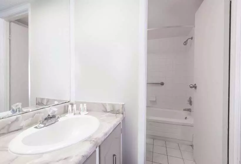 モーテル Super 8 By Wyndham Guelph