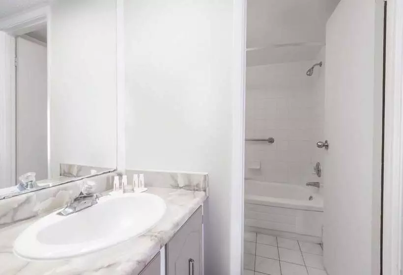 モーテル Super 8 By Wyndham Guelph