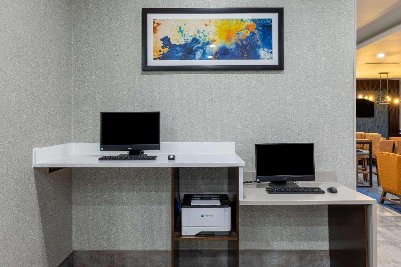 فندق La Quinta Inn & Suites By Wyndham Dallas Frisco Stadium