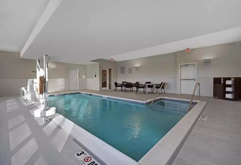 Hotelli Towneplace Suites By Marriott Fall River Westport