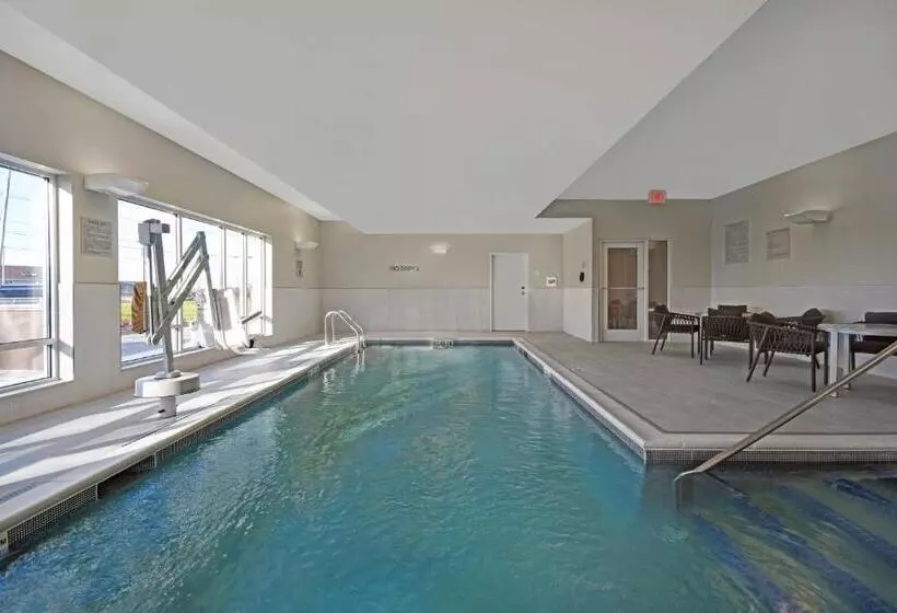 Hotelli Towneplace Suites By Marriott Fall River Westport