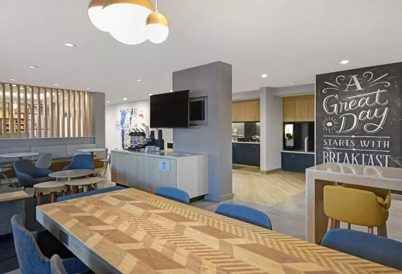 Hotelli Towneplace Suites By Marriott Fall River Westport