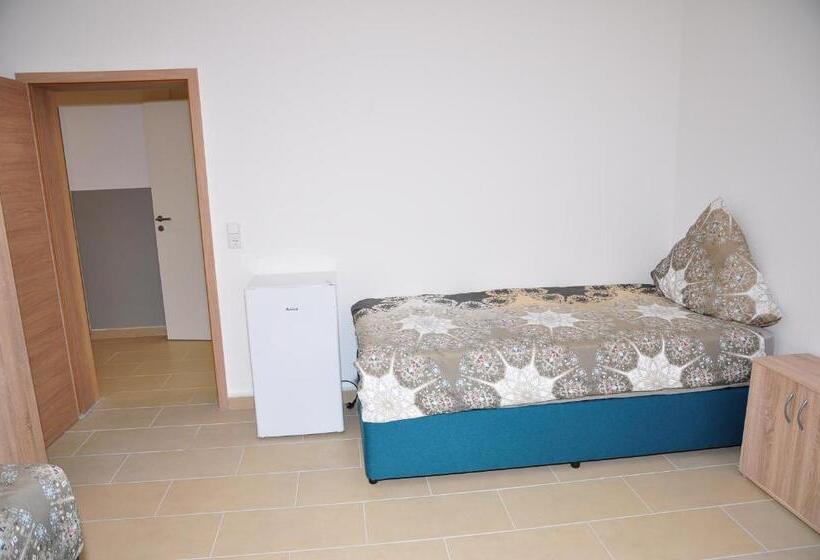 ユースホステル Weisenau Plaza