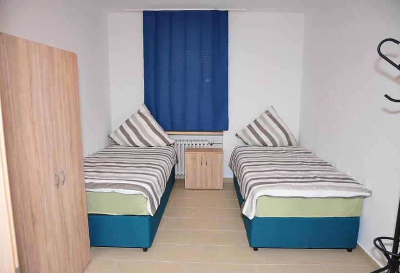 ユースホステル Weisenau Plaza