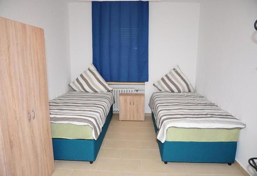 ユースホステル Weisenau Plaza