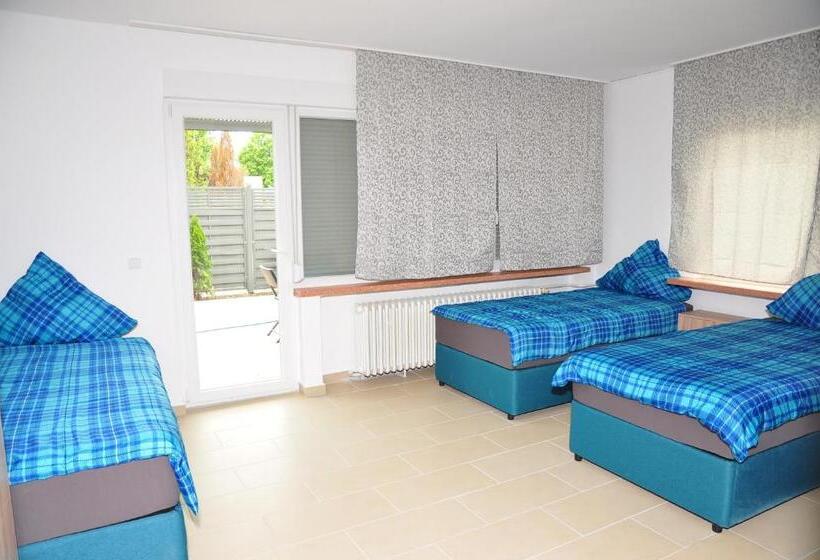 ユースホステル Weisenau Plaza