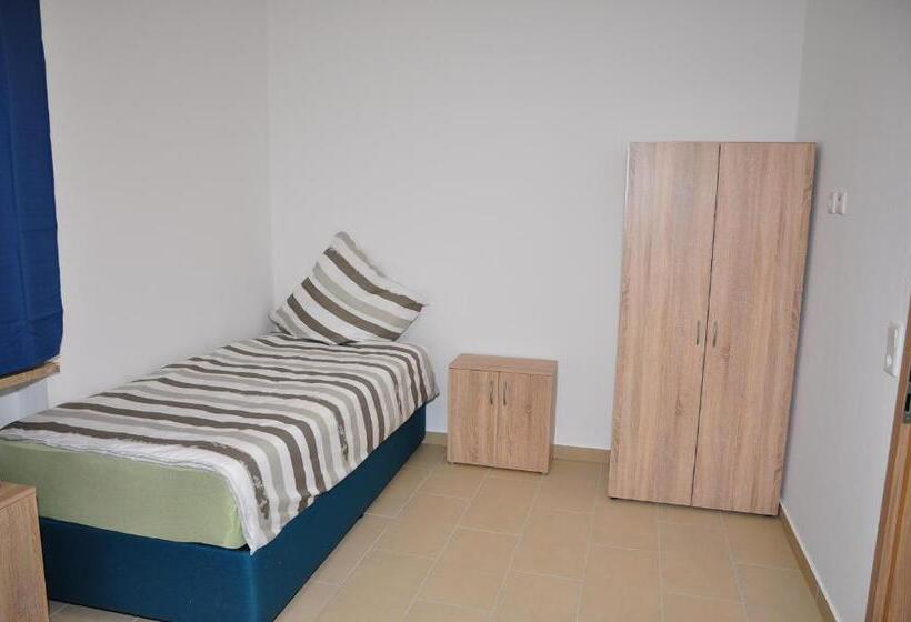 ユースホステル Weisenau Plaza