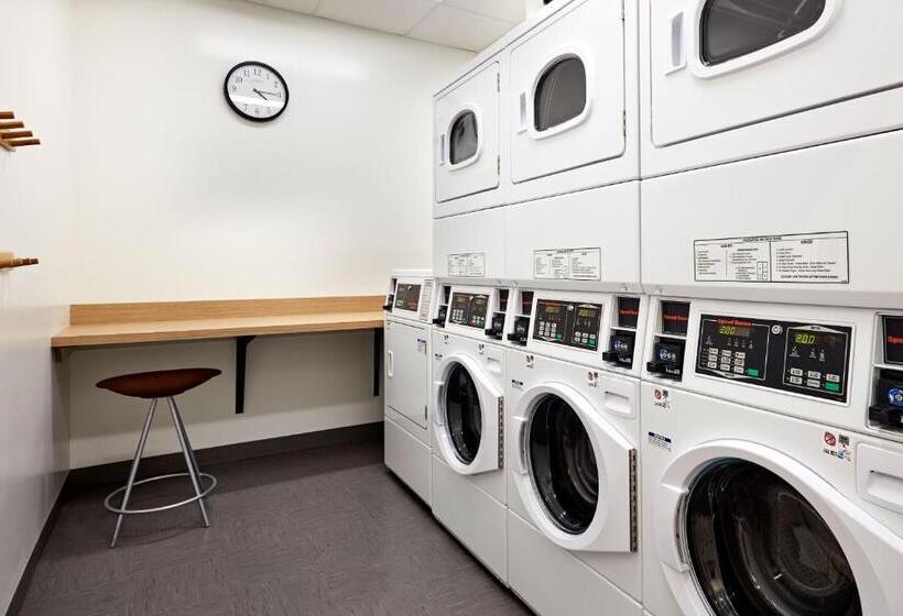 בית מלון כפרי Element Kansas City Overland Park