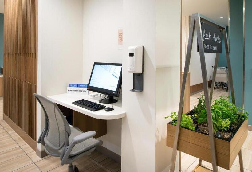 בית מלון כפרי Element Kansas City Overland Park