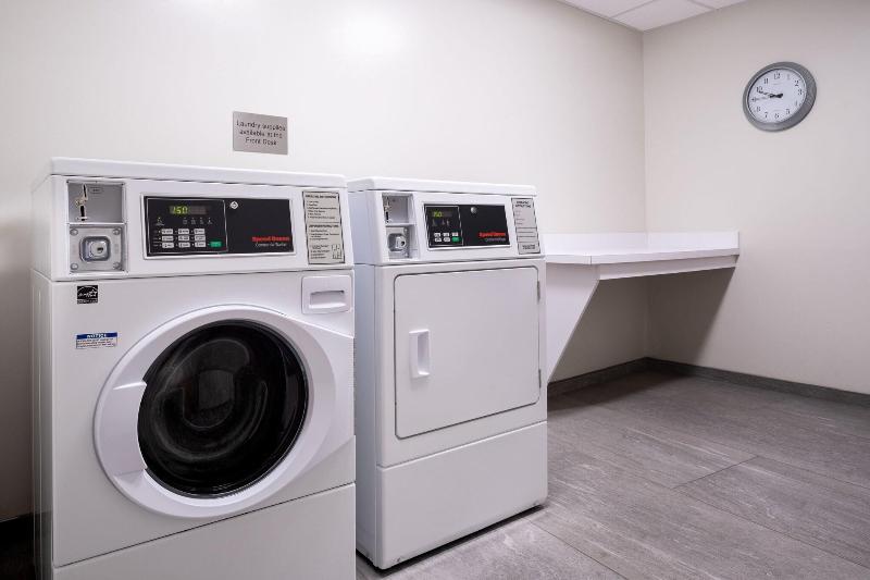 בית מלון כפרי Fairfield Inn & Suites By Marriott Cleveland Tiedeman Road