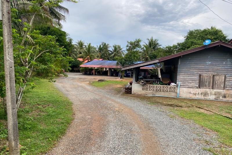 ホテル Oyo 1108 Lung Chaloem Bangalow